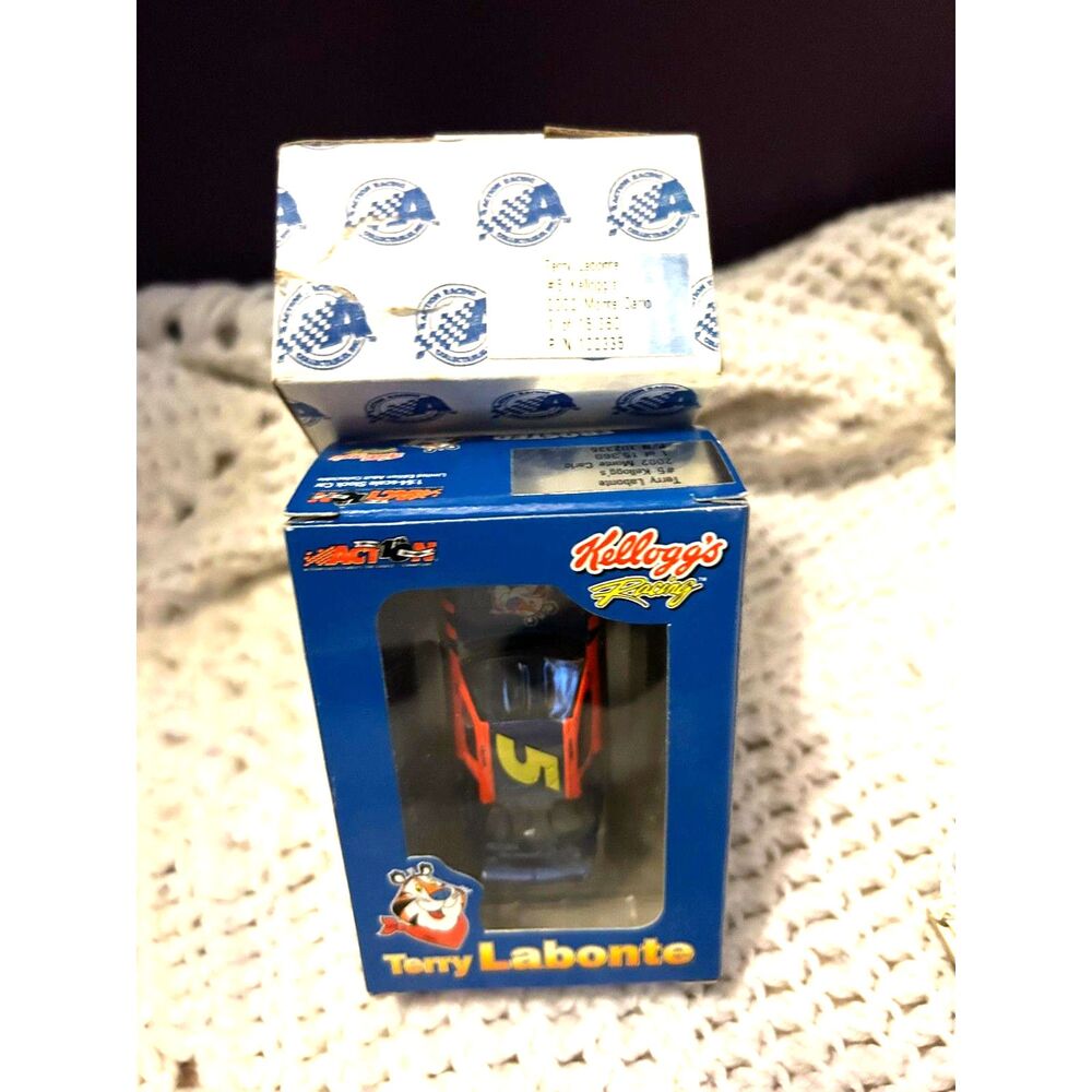 #5 Terry Labonte Frosted Flakes diecast in box 1:64